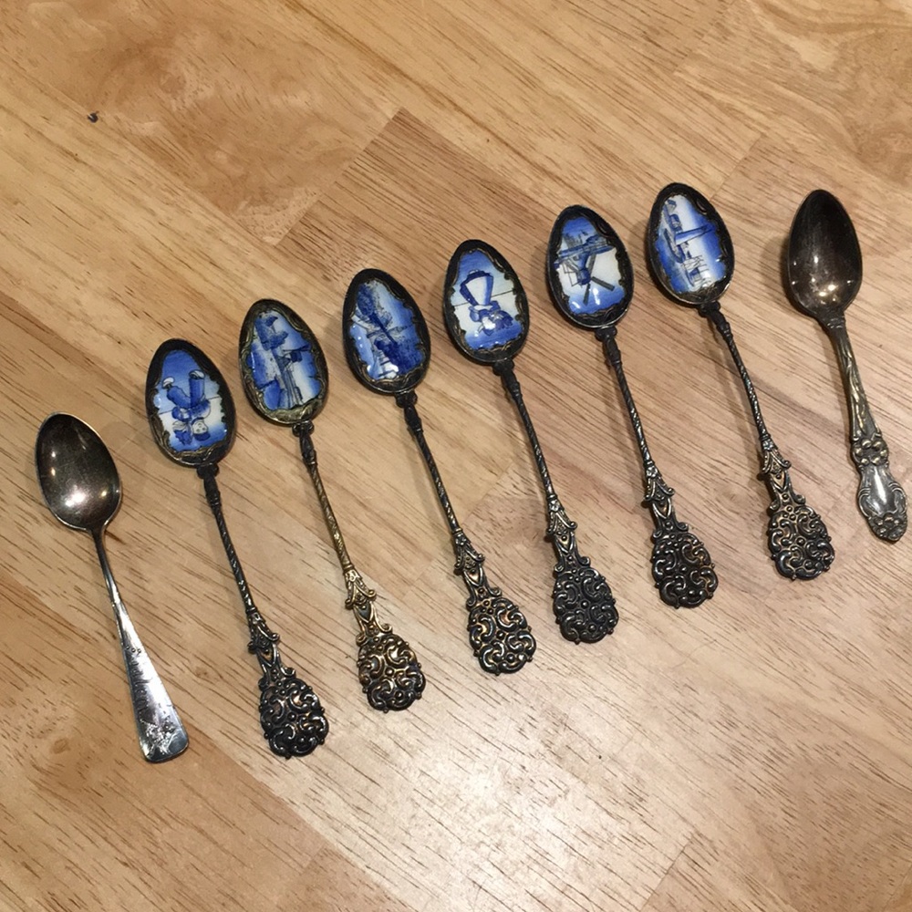 Bundle of 8 antique spoons